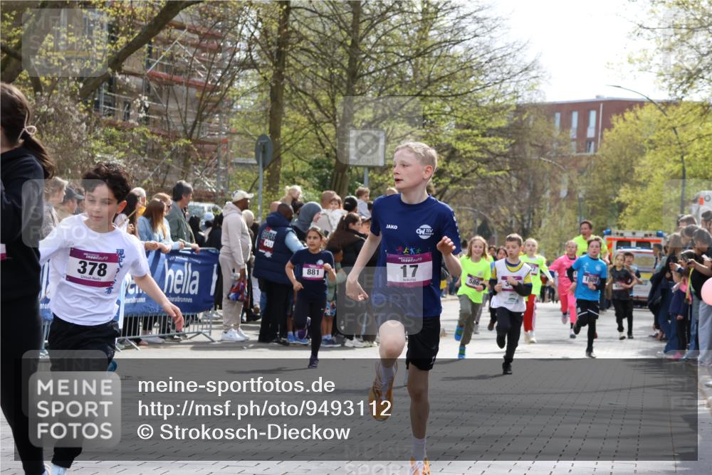 12.04.2026 - 45. Internationalen Wilhelmsburger Insellauf Strokosch-Dieckow http://msf.ph/oto/9493112 12.04.2026 14:49:25 Ziel 2, 896, 372, 1055, 51, 693, 1817, 100, 855, 897, 353, 666, 1827, 378, 17, 501, 586, 1809, 440, 881, 348, 602, 627 meine-sportfotos.de
