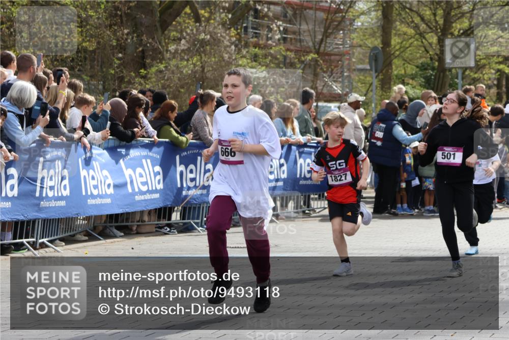 12.04.2026 - 45. Internationalen Wilhelmsburger Insellauf Strokosch-Dieckow http://msf.ph/oto/9493118 12.04.2026 14:49:23 Ziel 418, 684, 597, 1823, 375, 2, 896, 372, 1055, 51, 693, 1817, 100, 855, 897, 353, 666, 1827, 378, 17, 501, 586, 1809, 440, 881 meine-sportfotos.de