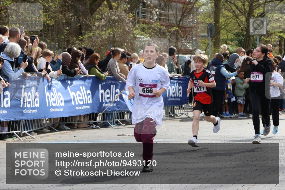 12.04.2026 - 45. Internationalen Wilhelmsburger Insellauf Strokosch-Dieckow http://msf.ph/oto/9493120 12.04.2026 14:49:23 Ziel 418, 684, 597, 1823, 375, 2, 896, 372, 1055, 51, 693, 1817, 100, 855, 897, 353, 666, 1827, 378, 17, 501, 586, 1809, 440, 881 meine-sportfotos.de