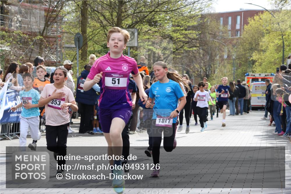 12.04.2026 - 45. Internationalen Wilhelmsburger Insellauf Strokosch-Dieckow http://msf.ph/oto/9493126 12.04.2026 14:49:20 Ziel 1043, 101, 1063, 1048, 601, 418, 684, 597, 1823, 375, 2, 896, 372, 1055, 51, 693, 1817, 100, 855, 897, 353, 666, 1827, 378, 17, 501 meine-sportfotos.de