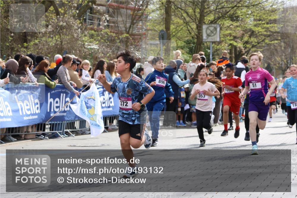 12.04.2026 - 45. Internationalen Wilhelmsburger Insellauf Strokosch-Dieckow http://msf.ph/oto/9493132 12.04.2026 14:49:19 Ziel 1043, 101, 1063, 1048, 601, 418, 684, 597, 1823, 375, 2, 896, 372, 1055, 51, 693, 1817, 100, 855, 897, 353, 666, 1827, 378, 17, 501 meine-sportfotos.de