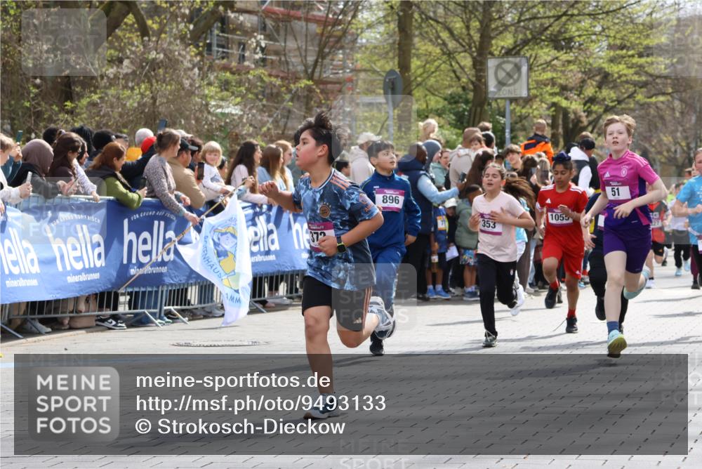12.04.2026 - 45. Internationalen Wilhelmsburger Insellauf Strokosch-Dieckow http://msf.ph/oto/9493133 12.04.2026 14:49:19 Ziel 1043, 101, 1063, 1048, 601, 418, 684, 597, 1823, 375, 2, 896, 372, 1055, 51, 693, 1817, 100, 855, 897, 353, 666, 1827, 378, 17, 501 meine-sportfotos.de
