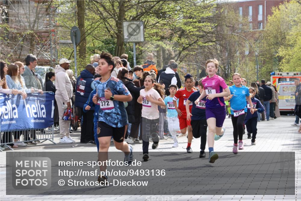 12.04.2026 - 45. Internationalen Wilhelmsburger Insellauf Strokosch-Dieckow http://msf.ph/oto/9493136 12.04.2026 14:49:18 Ziel 1043, 101, 1063, 1048, 601, 418, 684, 597, 1823, 375, 2, 896, 372, 1055, 51, 693, 1817, 100, 855, 897, 353, 666, 1827, 378 meine-sportfotos.de