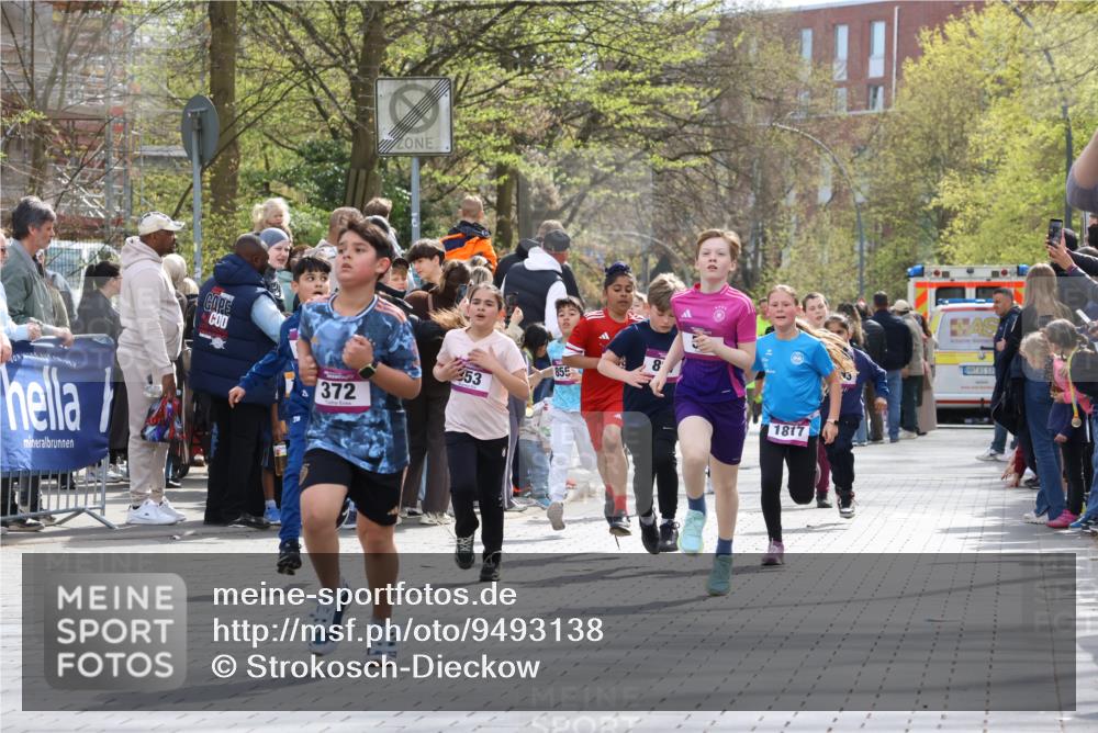 12.04.2026 - 45. Internationalen Wilhelmsburger Insellauf Strokosch-Dieckow http://msf.ph/oto/9493138 12.04.2026 14:49:18 Ziel 1043, 101, 1063, 1048, 601, 418, 684, 597, 1823, 375, 2, 896, 372, 1055, 51, 693, 1817, 100, 855, 897, 353, 666, 1827, 378 meine-sportfotos.de