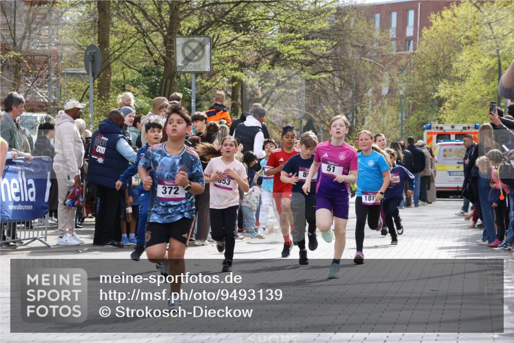 12.04.2026 - 45. Internationalen Wilhelmsburger Insellauf Strokosch-Dieckow http://msf.ph/oto/9493139 12.04.2026 14:49:18 Ziel 1043, 101, 1063, 1048, 601, 418, 684, 597, 1823, 375, 2, 896, 372, 1055, 51, 693, 1817, 100, 855, 897, 353, 666, 1827, 378 meine-sportfotos.de