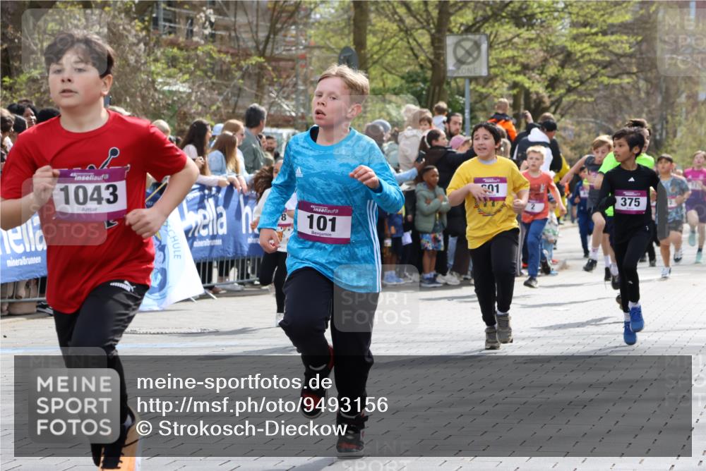 12.04.2026 - 45. Internationalen Wilhelmsburger Insellauf Strokosch-Dieckow http://msf.ph/oto/9493156 12.04.2026 14:49:14 Ziel 385, 371, 433, 487, 887, 73, 1805, 591, 1043, 101, 1063, 1048, 601, 418, 684, 597, 1823, 375, 2 meine-sportfotos.de