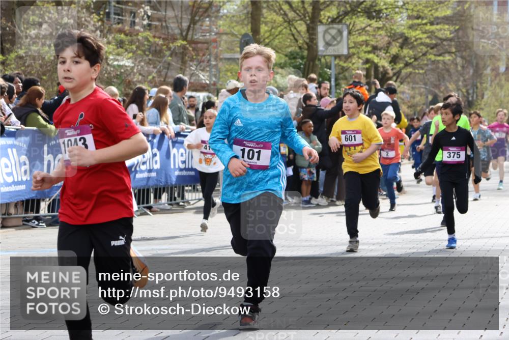 12.04.2026 - 45. Internationalen Wilhelmsburger Insellauf Strokosch-Dieckow http://msf.ph/oto/9493158 12.04.2026 14:49:13 Ziel 876, 1816, 1815, 428, 385, 371, 433, 487, 887, 73, 1805, 591, 1043, 101, 1063, 1048, 601, 418, 684, 597, 1823, 375, 2 meine-sportfotos.de