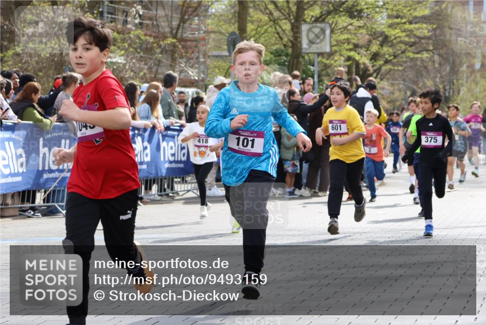 12.04.2026 - 45. Internationalen Wilhelmsburger Insellauf Strokosch-Dieckow http://msf.ph/oto/9493159 12.04.2026 14:49:13 Ziel 876, 1816, 1815, 428, 385, 371, 433, 487, 887, 73, 1805, 591, 1043, 101, 1063, 1048, 601, 418, 684, 597, 1823, 375, 2 meine-sportfotos.de