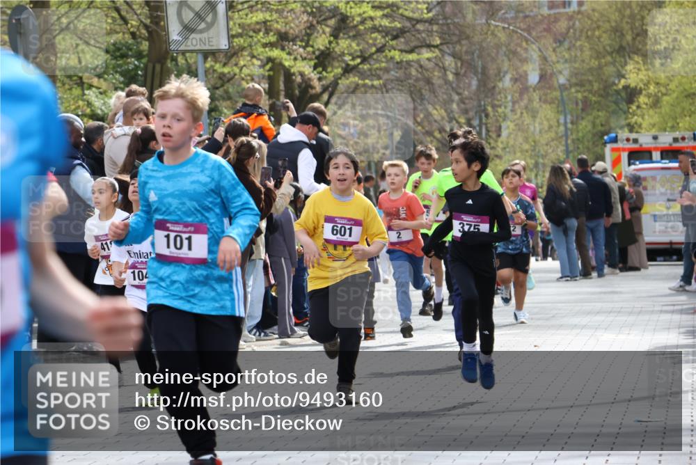 12.04.2026 - 45. Internationalen Wilhelmsburger Insellauf Strokosch-Dieckow http://msf.ph/oto/9493160 12.04.2026 14:49:13 Ziel 876, 1816, 1815, 428, 385, 371, 433, 487, 887, 73, 1805, 591, 1043, 101, 1063, 1048, 601, 418, 684, 597, 1823, 375, 2 meine-sportfotos.de