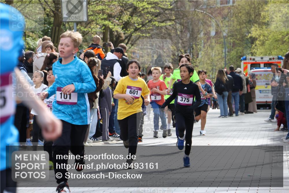 12.04.2026 - 45. Internationalen Wilhelmsburger Insellauf Strokosch-Dieckow http://msf.ph/oto/9493161 12.04.2026 14:49:12 Ziel 1804, 1836, 5015, 876, 1816, 1815, 428, 385, 371, 433, 487, 887, 73, 1805, 591, 1043, 101, 1063, 1048, 601, 418, 684, 597, 1823, 375 meine-sportfotos.de