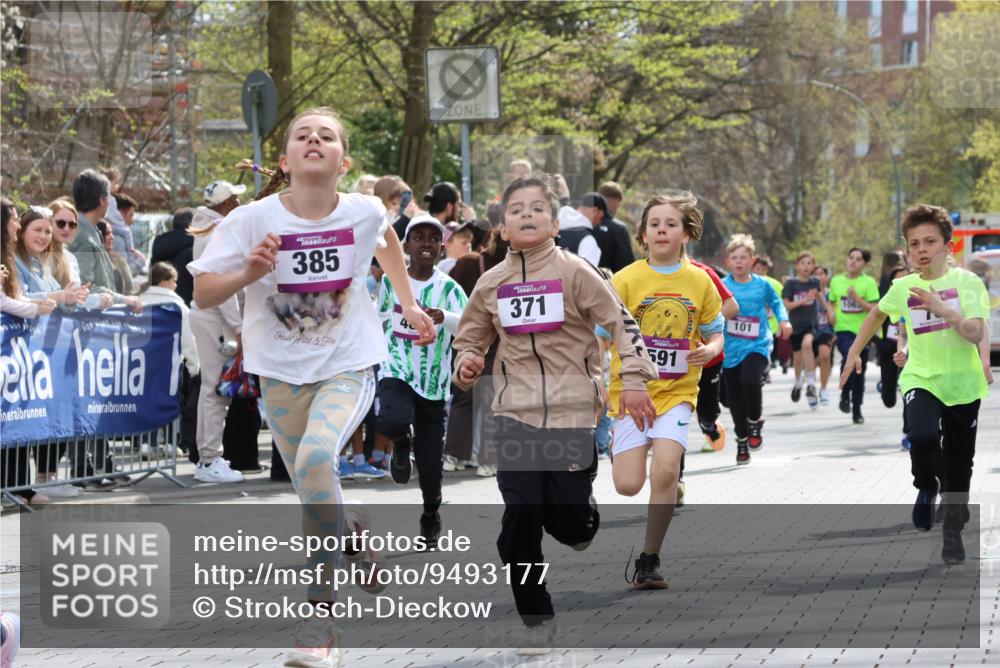 12.04.2026 - 45. Internationalen Wilhelmsburger Insellauf Strokosch-Dieckow http://msf.ph/oto/9493177 12.04.2026 14:49:09 Ziel 373, 38, 1804, 1836, 5015, 876, 1816, 1815, 428, 385, 371, 433, 487, 887, 73, 1805, 591, 1043, 101 meine-sportfotos.de
