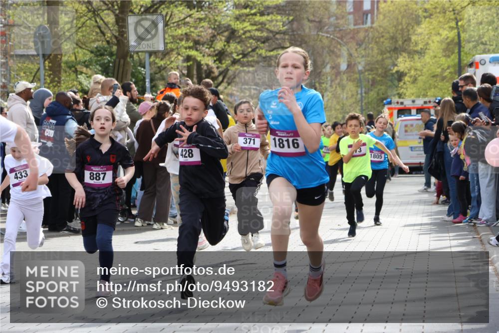 12.04.2026 - 45. Internationalen Wilhelmsburger Insellauf Strokosch-Dieckow http://msf.ph/oto/9493182 12.04.2026 14:49:07 Ziel 903, 31, 373, 38, 1804, 1836, 5015, 876, 1816, 1815, 428, 385, 371, 433, 487, 887, 73, 1805, 591 meine-sportfotos.de