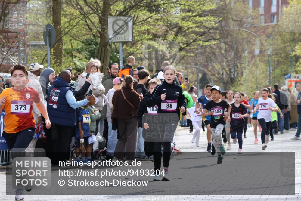 12.04.2026 - 45. Internationalen Wilhelmsburger Insellauf Strokosch-Dieckow http://msf.ph/oto/9493204 12.04.2026 14:49:02 Ziel 36, 904, 1807, 386, 421, 903, 31, 373, 38, 1804, 1836, 5015, 876, 1816, 1815, 428 meine-sportfotos.de