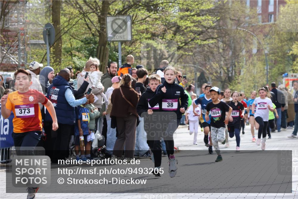 12.04.2026 - 45. Internationalen Wilhelmsburger Insellauf Strokosch-Dieckow http://msf.ph/oto/9493205 12.04.2026 14:49:02 Ziel 36, 904, 1807, 386, 421, 903, 31, 373, 38, 1804, 1836, 5015, 876, 1816, 1815, 428 meine-sportfotos.de