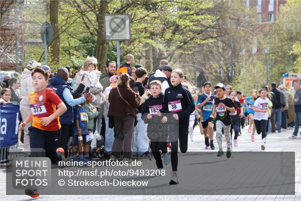 12.04.2026 - 45. Internationalen Wilhelmsburger Insellauf Strokosch-Dieckow http://msf.ph/oto/9493208 12.04.2026 14:49:02 Ziel 36, 904, 1807, 386, 421, 903, 31, 373, 38, 1804, 1836, 5015, 876, 1816, 1815, 428 meine-sportfotos.de