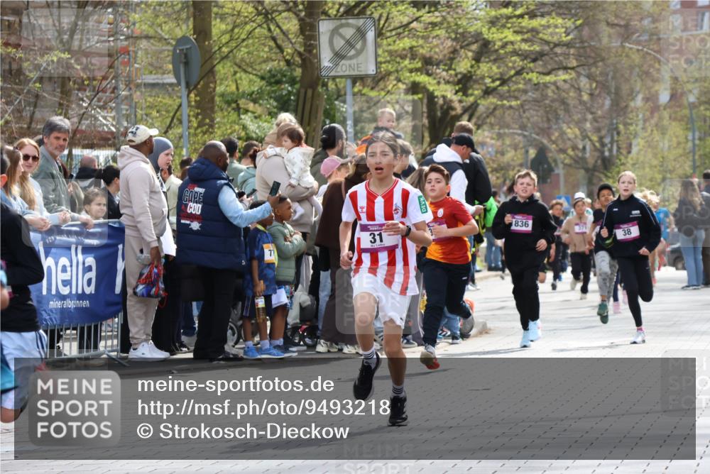 12.04.2026 - 45. Internationalen Wilhelmsburger Insellauf Strokosch-Dieckow http://msf.ph/oto/9493218 12.04.2026 14:49:00 Ziel 906, 1045, 36, 904, 1807, 386, 421, 903, 31, 373, 38, 1804, 1836, 5015 meine-sportfotos.de