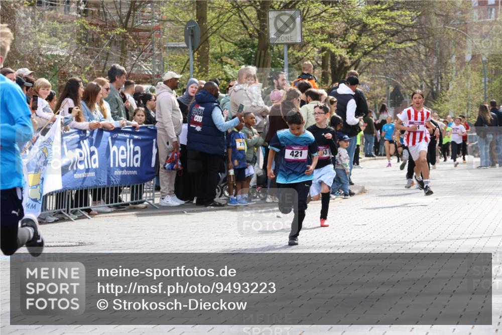 12.04.2026 - 45. Internationalen Wilhelmsburger Insellauf Strokosch-Dieckow http://msf.ph/oto/9493223 12.04.2026 14:48:58 Ziel 424, 70, 381, 906, 1045, 36, 904, 1807, 386, 421, 903, 31, 373, 38 meine-sportfotos.de