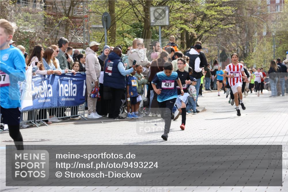 12.04.2026 - 45. Internationalen Wilhelmsburger Insellauf Strokosch-Dieckow http://msf.ph/oto/9493224 12.04.2026 14:48:58 Ziel 424, 70, 381, 906, 1045, 36, 904, 1807, 386, 421, 903, 31, 373, 38 meine-sportfotos.de