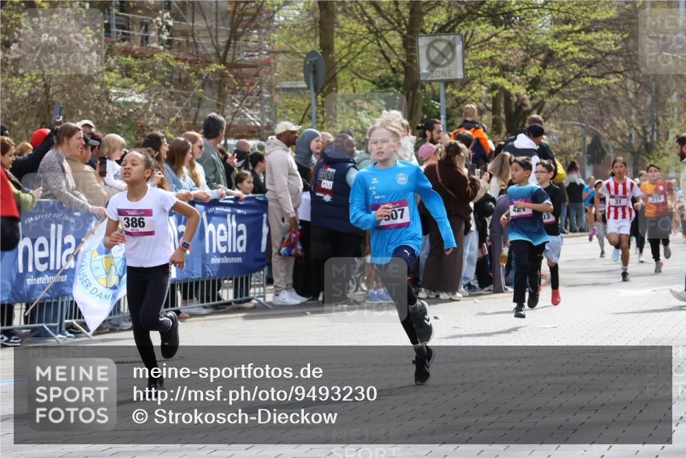 12.04.2026 - 45. Internationalen Wilhelmsburger Insellauf Strokosch-Dieckow http://msf.ph/oto/9493230 12.04.2026 14:48:57 Ziel 49, 424, 70, 381, 906, 1045, 36, 904, 1807, 386, 421, 903, 31, 373 meine-sportfotos.de