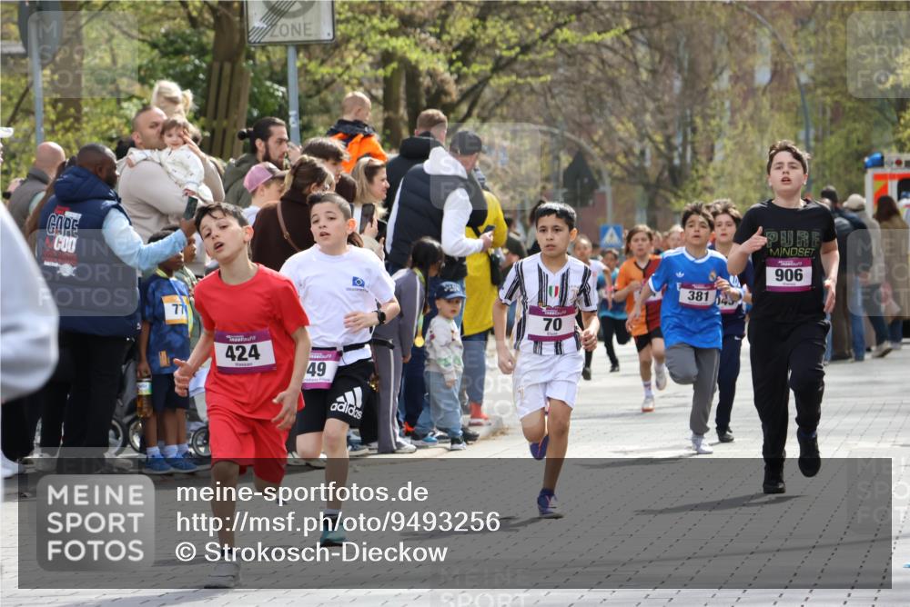 12.04.2026 - 45. Internationalen Wilhelmsburger Insellauf Strokosch-Dieckow http://msf.ph/oto/9493256 12.04.2026 14:48:49 Ziel 337, 167, 1846, 683, 900, 899, 49, 424, 70, 381, 906, 1045 meine-sportfotos.de