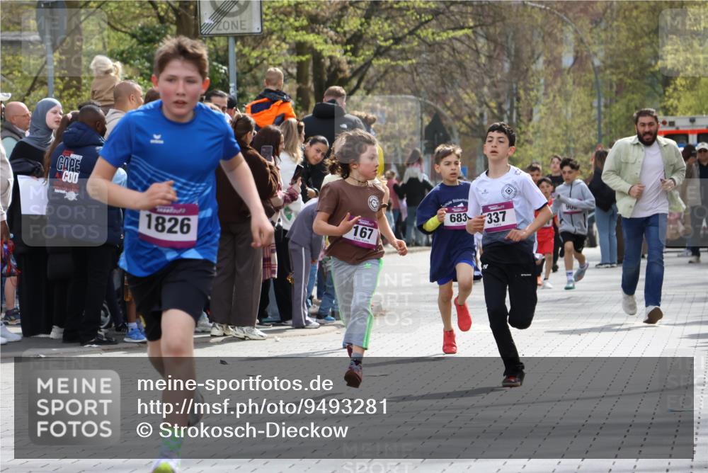 12.04.2026 - 45. Internationalen Wilhelmsburger Insellauf Strokosch-Dieckow http://msf.ph/oto/9493281 12.04.2026 14:48:42 Ziel 382, 1826, 1841, 337, 167, 1846, 683 meine-sportfotos.de