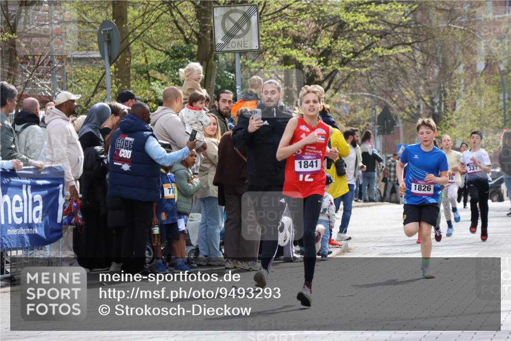 12.04.2026 - 45. Internationalen Wilhelmsburger Insellauf Strokosch-Dieckow http://msf.ph/oto/9493293 12.04.2026 14:48:39 Ziel 599, 18, 382, 1826, 1841, 337, 167 meine-sportfotos.de