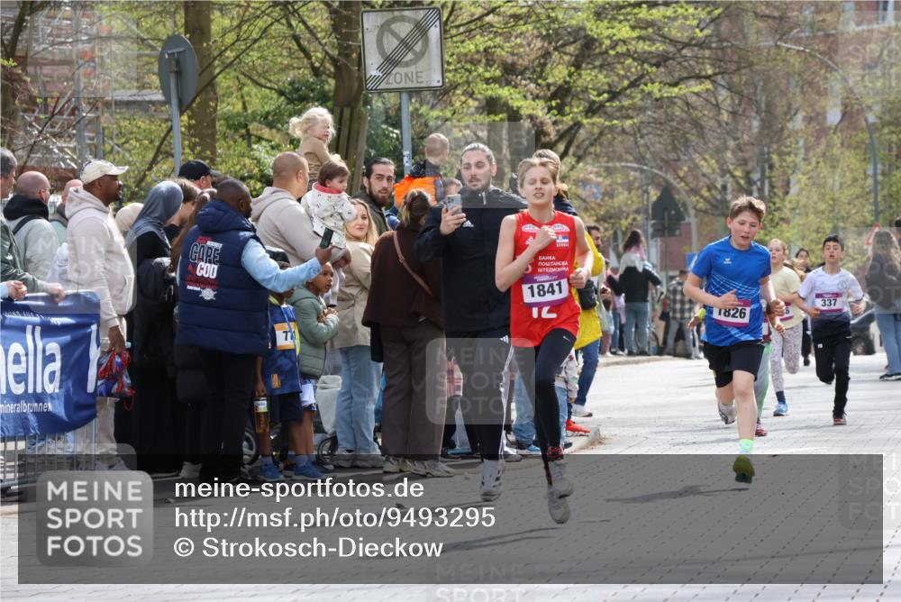 12.04.2026 - 45. Internationalen Wilhelmsburger Insellauf Strokosch-Dieckow http://msf.ph/oto/9493295 12.04.2026 14:48:38 Ziel 1068, 599, 18, 382, 1826, 1841, 337, 167 meine-sportfotos.de