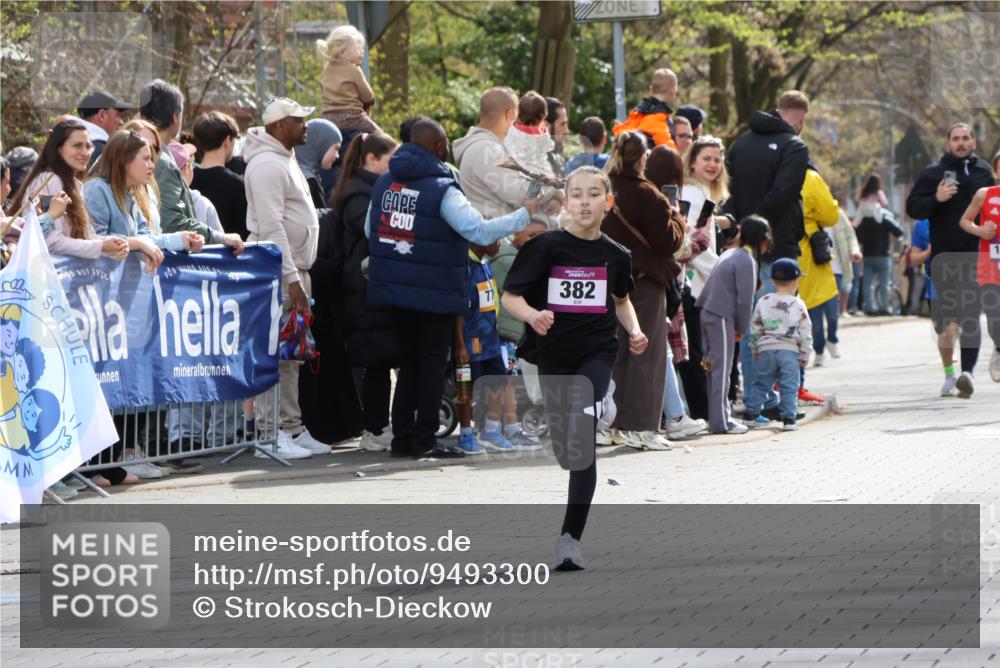 12.04.2026 - 45. Internationalen Wilhelmsburger Insellauf Strokosch-Dieckow http://msf.ph/oto/9493300 12.04.2026 14:48:36 Ziel 71, 1838, 1068, 599, 18, 382, 1826, 1841 meine-sportfotos.de