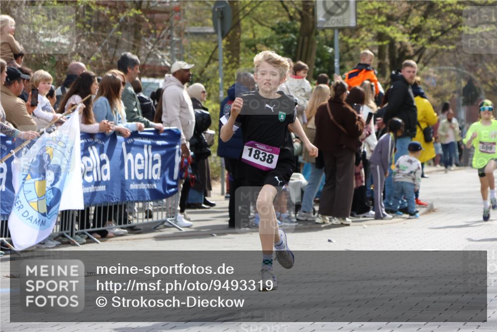 12.04.2026 - 45. Internationalen Wilhelmsburger Insellauf Strokosch-Dieckow http://msf.ph/oto/9493319 12.04.2026 14:48:30 Ziel 71, 1838, 1068, 599, 18 meine-sportfotos.de