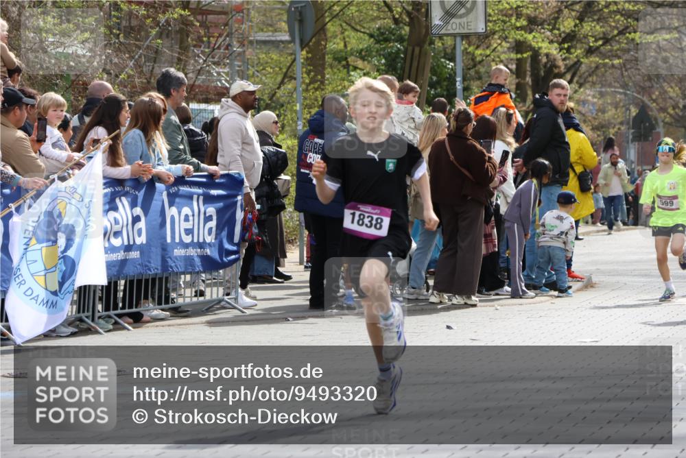 12.04.2026 - 45. Internationalen Wilhelmsburger Insellauf Strokosch-Dieckow http://msf.ph/oto/9493320 12.04.2026 14:48:30 Ziel 71, 1838, 1068, 599, 18 meine-sportfotos.de