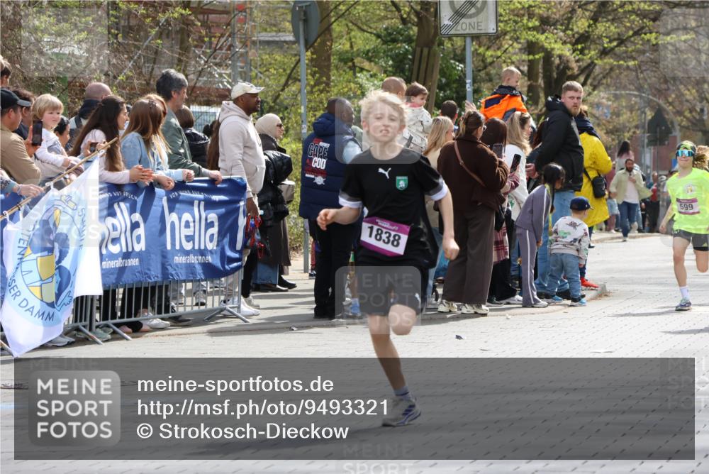 12.04.2026 - 45. Internationalen Wilhelmsburger Insellauf Strokosch-Dieckow http://msf.ph/oto/9493321 12.04.2026 14:48:30 Ziel 71, 1838, 1068, 599, 18 meine-sportfotos.de