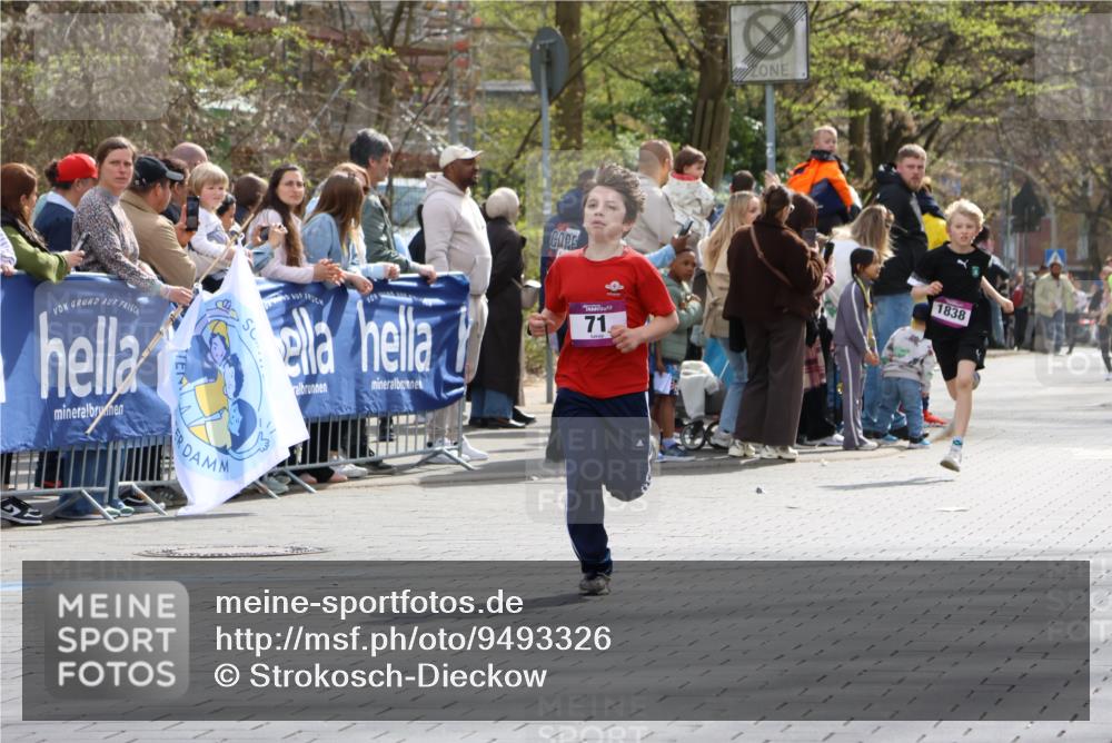 12.04.2026 - 45. Internationalen Wilhelmsburger Insellauf Strokosch-Dieckow http://msf.ph/oto/9493326 12.04.2026 14:48:28 Ziel 71, 1838, 1068, 599, 18 meine-sportfotos.de