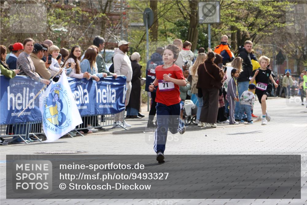 12.04.2026 - 45. Internationalen Wilhelmsburger Insellauf Strokosch-Dieckow http://msf.ph/oto/9493327 12.04.2026 14:48:28 Ziel 71, 1838, 1068, 599, 18 meine-sportfotos.de