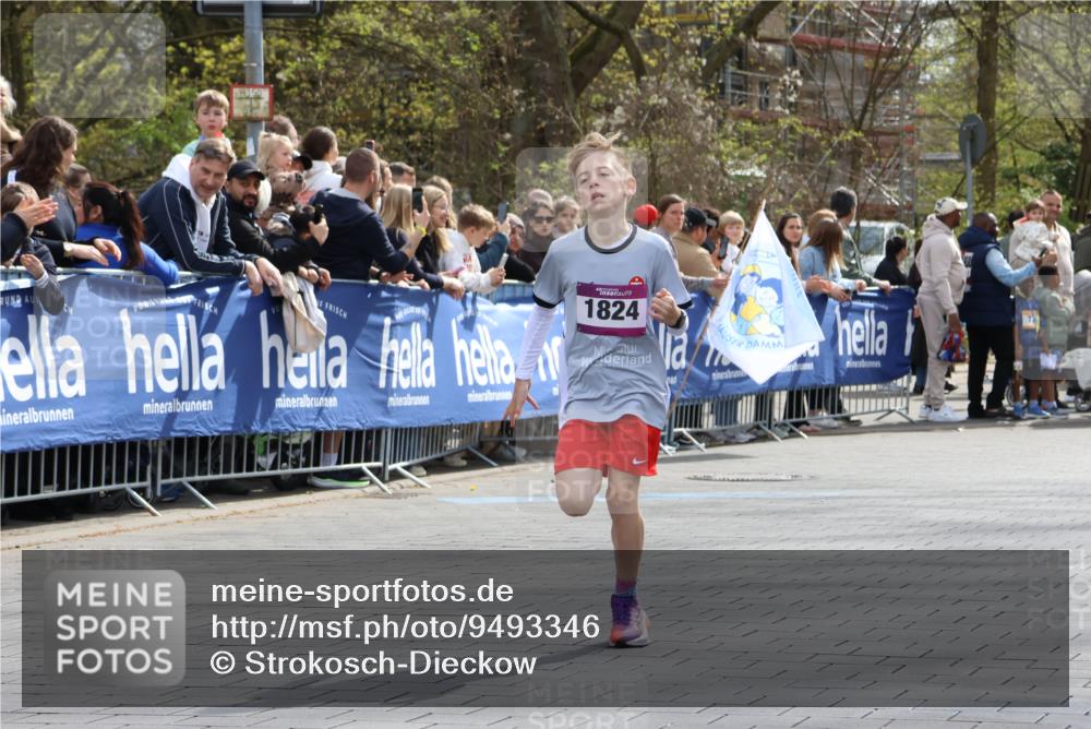 12.04.2026 - 45. Internationalen Wilhelmsburger Insellauf Strokosch-Dieckow http://msf.ph/oto/9493346 12.04.2026 14:48:22 Ziel 1835, 1824 meine-sportfotos.de