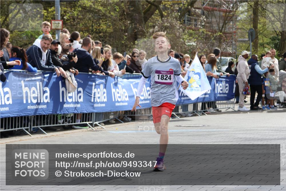 12.04.2026 - 45. Internationalen Wilhelmsburger Insellauf Strokosch-Dieckow http://msf.ph/oto/9493347 12.04.2026 14:48:21 Ziel 1835, 1824 meine-sportfotos.de