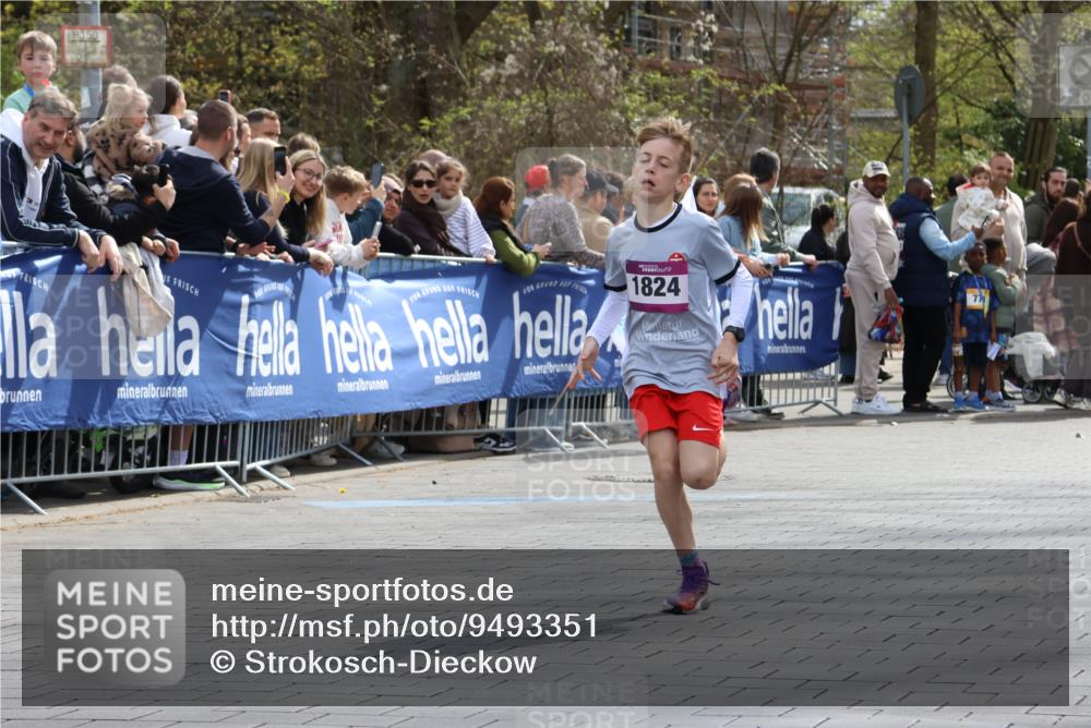 12.04.2026 - 45. Internationalen Wilhelmsburger Insellauf Strokosch-Dieckow http://msf.ph/oto/9493351 12.04.2026 14:48:21 Ziel 1835, 1824 meine-sportfotos.de