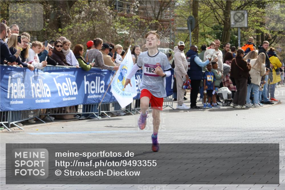 12.04.2026 - 45. Internationalen Wilhelmsburger Insellauf Strokosch-Dieckow http://msf.ph/oto/9493355 12.04.2026 14:48:21 Ziel 1835, 1824 meine-sportfotos.de