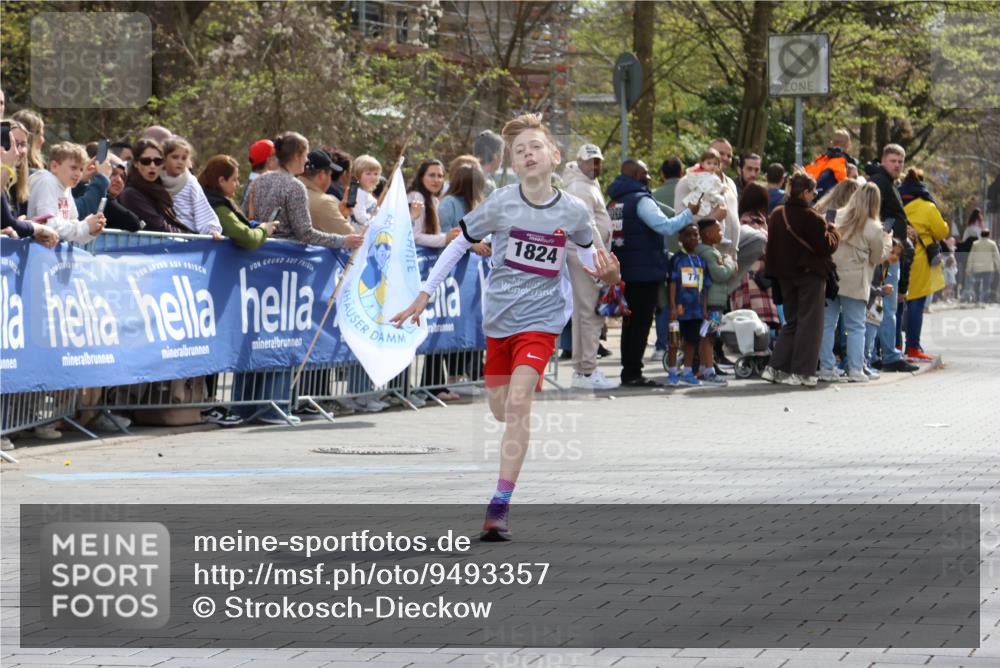 12.04.2026 - 45. Internationalen Wilhelmsburger Insellauf Strokosch-Dieckow http://msf.ph/oto/9493357 12.04.2026 14:48:21 Ziel 1835, 1824 meine-sportfotos.de