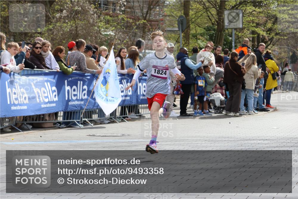 12.04.2026 - 45. Internationalen Wilhelmsburger Insellauf Strokosch-Dieckow http://msf.ph/oto/9493358 12.04.2026 14:48:21 Ziel 1835, 1824 meine-sportfotos.de