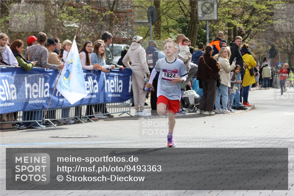 12.04.2026 - 45. Internationalen Wilhelmsburger Insellauf Strokosch-Dieckow http://msf.ph/oto/9493363 12.04.2026 14:48:20 Ziel 1835, 1824 meine-sportfotos.de