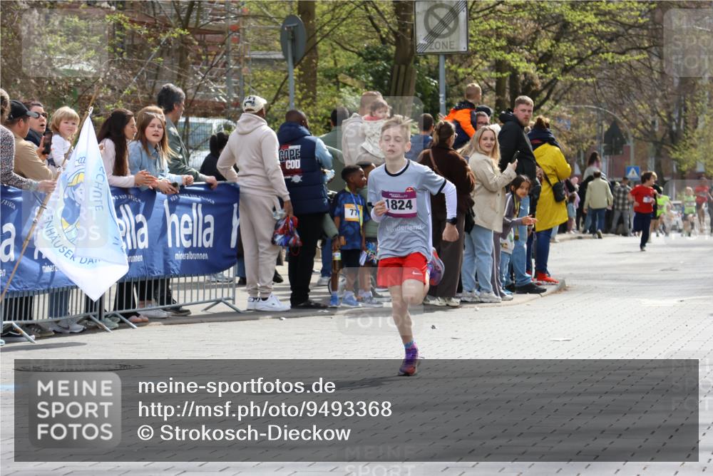 12.04.2026 - 45. Internationalen Wilhelmsburger Insellauf Strokosch-Dieckow http://msf.ph/oto/9493368 12.04.2026 14:48:20 Ziel 1835, 1824 meine-sportfotos.de