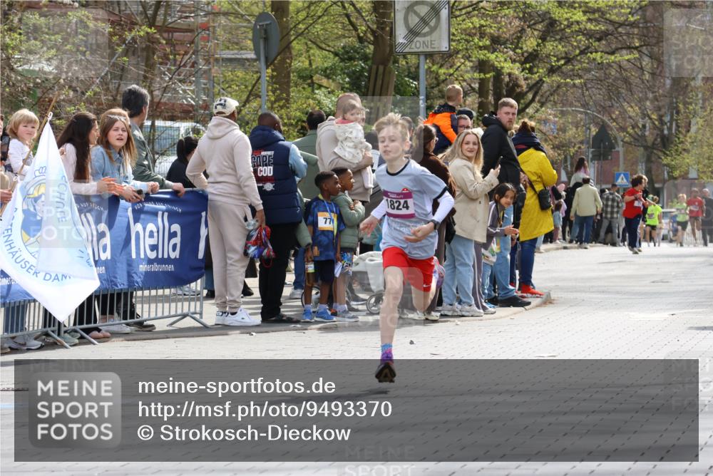 12.04.2026 - 45. Internationalen Wilhelmsburger Insellauf Strokosch-Dieckow http://msf.ph/oto/9493370 12.04.2026 14:48:20 Ziel 1835, 1824 meine-sportfotos.de