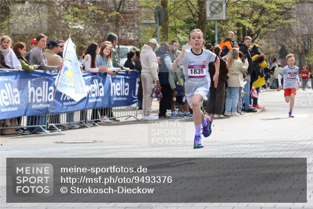 12.04.2026 - 45. Internationalen Wilhelmsburger Insellauf Strokosch-Dieckow http://msf.ph/oto/9493376 12.04.2026 14:48:18 Ziel 1835, 1824 meine-sportfotos.de