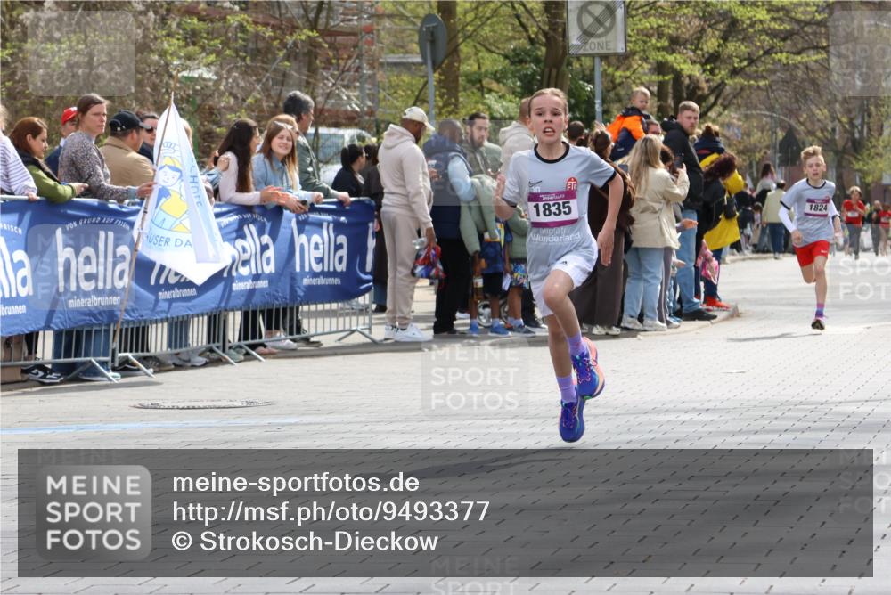12.04.2026 - 45. Internationalen Wilhelmsburger Insellauf Strokosch-Dieckow http://msf.ph/oto/9493377 12.04.2026 14:48:18 Ziel 1835, 1824 meine-sportfotos.de