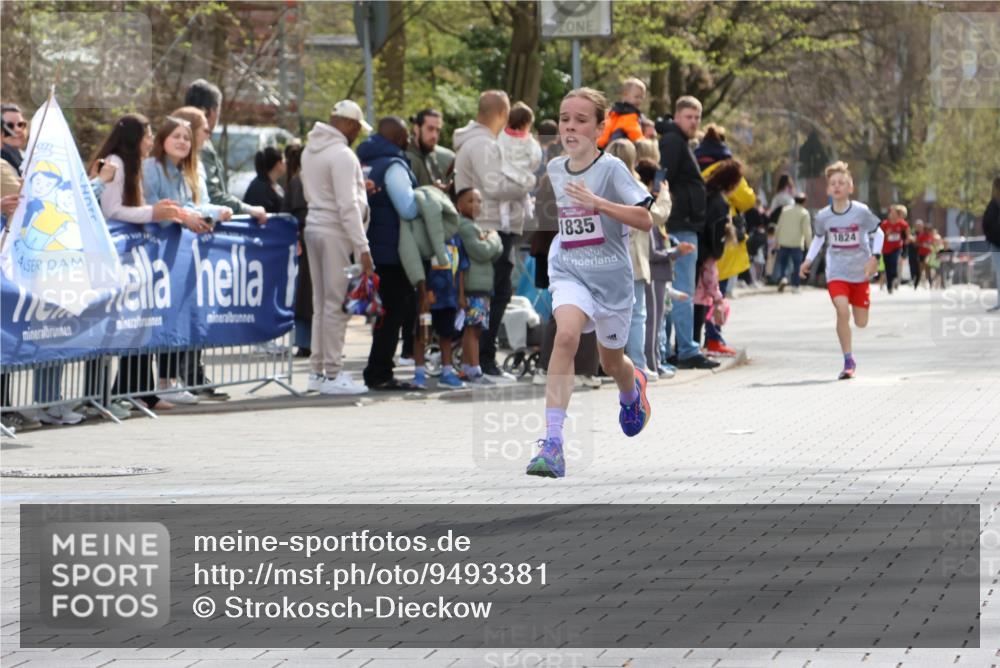 12.04.2026 - 45. Internationalen Wilhelmsburger Insellauf Strokosch-Dieckow http://msf.ph/oto/9493381 12.04.2026 14:48:17 Ziel 1835, 1824 meine-sportfotos.de