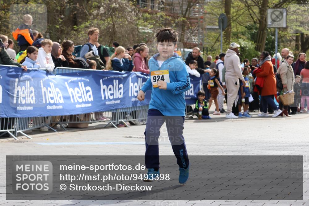 12.04.2026 - 45. Internationalen Wilhelmsburger Insellauf Strokosch-Dieckow http://msf.ph/oto/9493398 12.04.2026 14:38:47 Ziel  meine-sportfotos.de