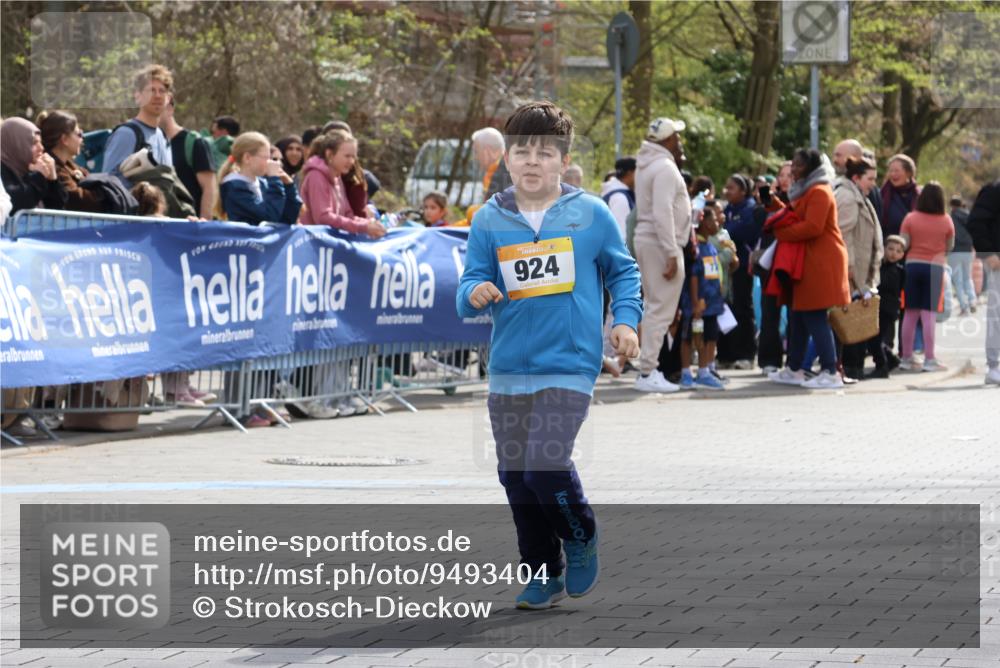 12.04.2026 - 45. Internationalen Wilhelmsburger Insellauf Strokosch-Dieckow http://msf.ph/oto/9493404 12.04.2026 14:38:46 Ziel  meine-sportfotos.de