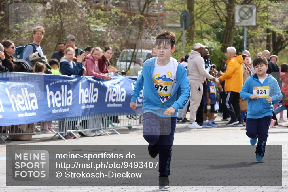 12.04.2026 - 45. Internationalen Wilhelmsburger Insellauf Strokosch-Dieckow http://msf.ph/oto/9493407 12.04.2026 14:38:44 Ziel  meine-sportfotos.de