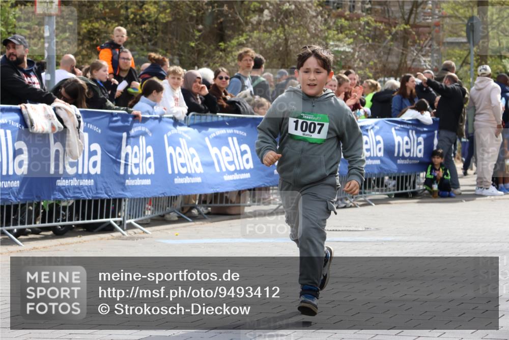 12.04.2026 - 45. Internationalen Wilhelmsburger Insellauf Strokosch-Dieckow http://msf.ph/oto/9493412 12.04.2026 14:38:24 Ziel 1007 meine-sportfotos.de