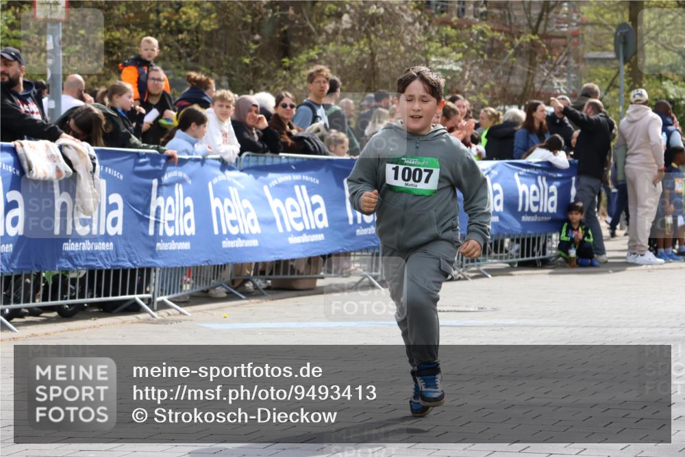 12.04.2026 - 45. Internationalen Wilhelmsburger Insellauf Strokosch-Dieckow http://msf.ph/oto/9493413 12.04.2026 14:38:24 Ziel 1007 meine-sportfotos.de